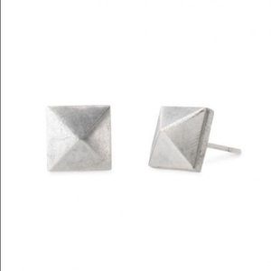 Cleopatra Studs Silver